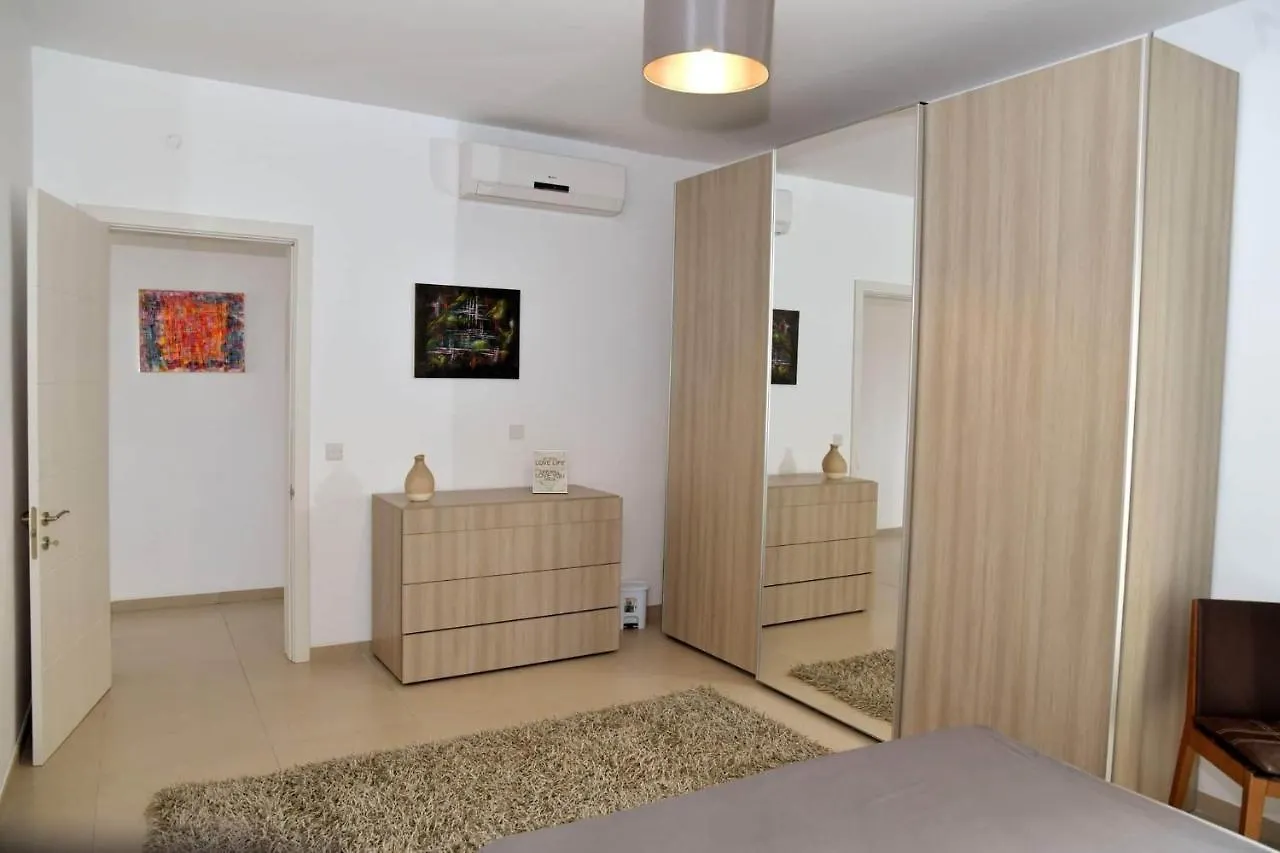Valley Of Honey Apartment Mosta